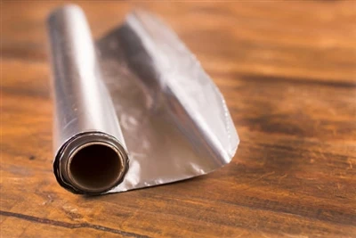 Rozkopując prawdę: czy można bezpiecznie gotować z folią aluminiową?